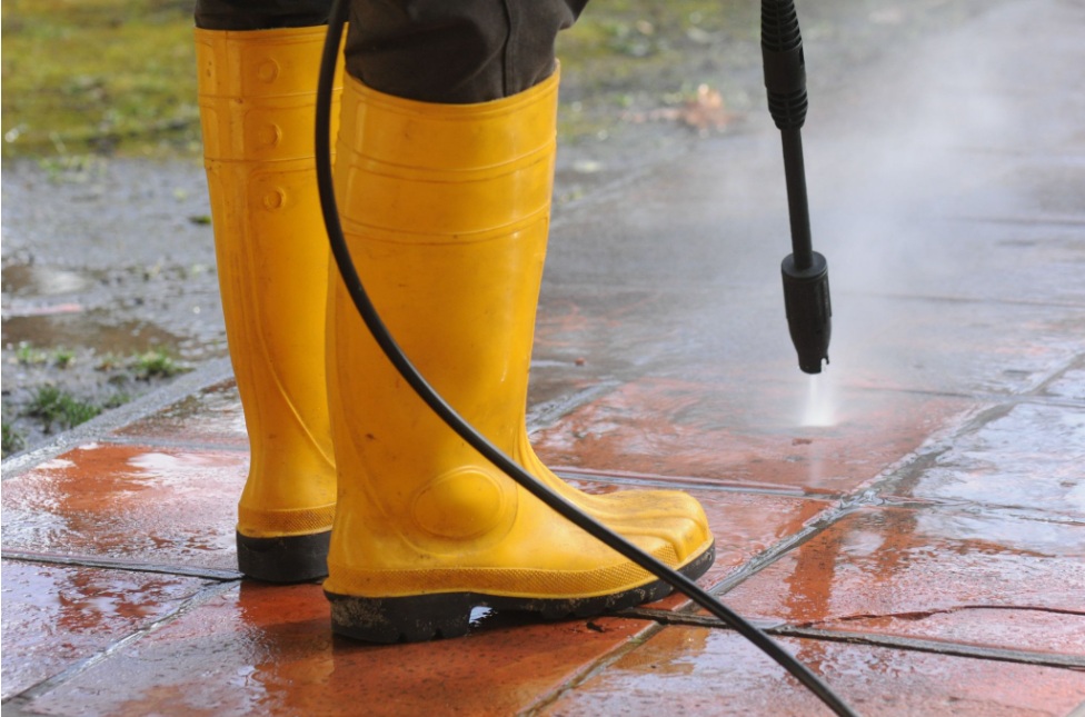 Can pressure washing damage block paving